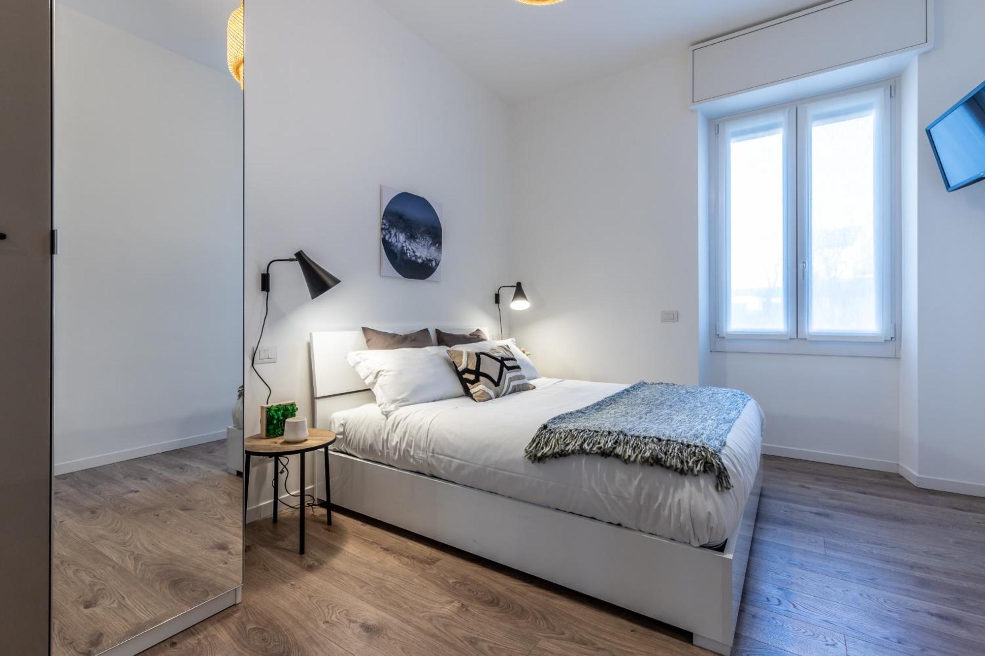 Stayeasy Quadronno33 - 3 Bedrooms, 2 Baths - Duomo Walking Distance Appartement Milaan